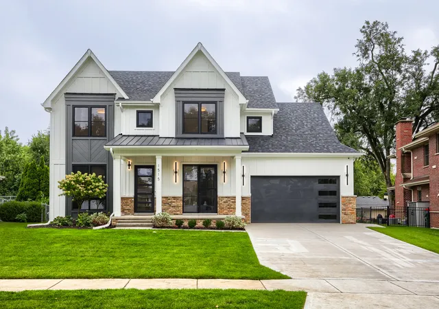 Single family home for sale at 1515 N Fernandez Pl, Arlington Heights, IL 60004 | MLS# 12765251