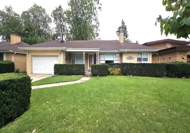 Photo 1 of Sale Pending at 6425 N Knox Ave, Lincolnwood, IL 60712 | MLS# 12765263 | Listing updated on 2026-10-01