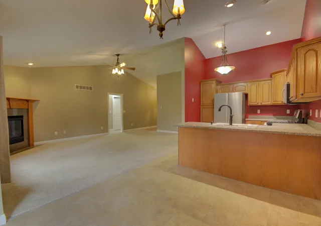 Photo 4 of Single family home for sale at 2215 W 59th Street, Davenport, IA 52806 | MLS# 12765264 | Listing updated on 2026-10-07