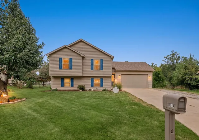 Photo 1 of Single family home for sale at 1714 Phillippe Dr, Mahomet, IL 61853 | MLS# 12765267 | Listing updated on 2026-09-30