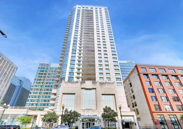 Condo for sale at 125 S Jefferson St #1005, Chicago, IL 60661 | MLS# 12765268