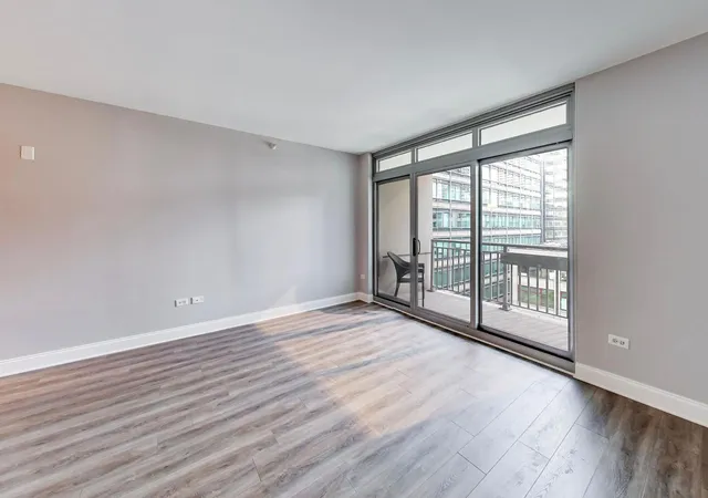 Photo 3 of Condo for sale at 125 S Jefferson St #1005, Chicago, IL 60661 | MLS# 12765268 | Listing updated on 2026-09-24