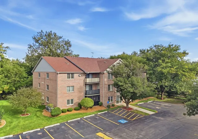 Photo 3 of Condo for sale at 10268 Southwest Hwy #3B, Chicago Ridge, IL 60415 | MLS# 12765269 | Listing updated on 2026-10-07