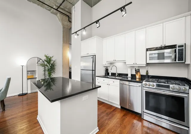Photo 2 of Condo for sale at 900 N Kingsbury St #971, Chicago, IL 60610 | MLS# 12765270 | Listing updated on 2026-09-22