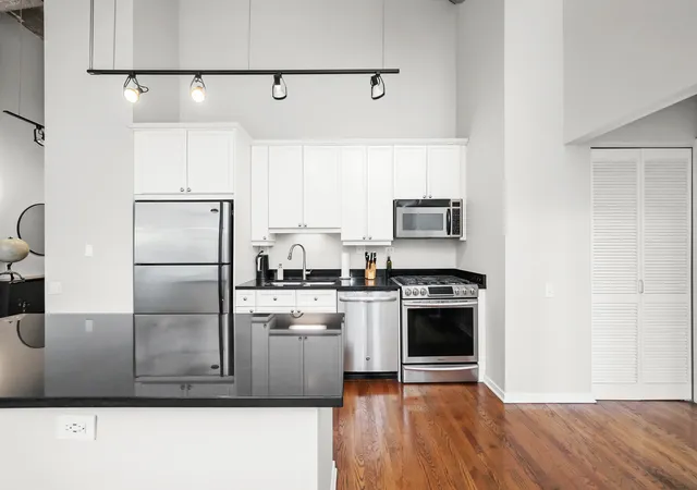 Photo 3 of Condo for sale at 900 N Kingsbury St #971, Chicago, IL 60610 | MLS# 12765270 | Listing updated on 2026-09-22
