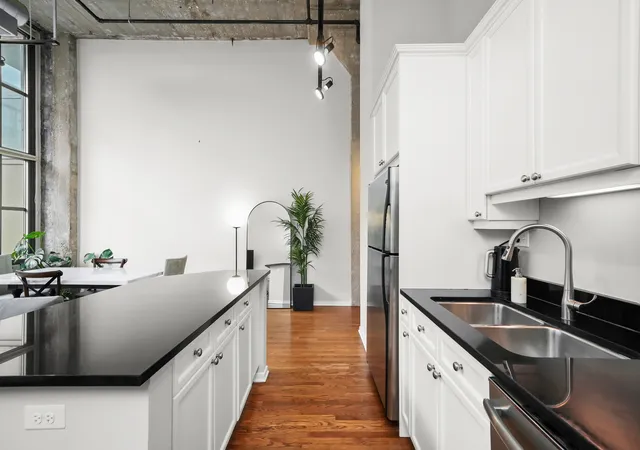 Photo 4 of Condo for sale at 900 N Kingsbury St #971, Chicago, IL 60610 | MLS# 12765270 | Listing updated on 2026-09-22