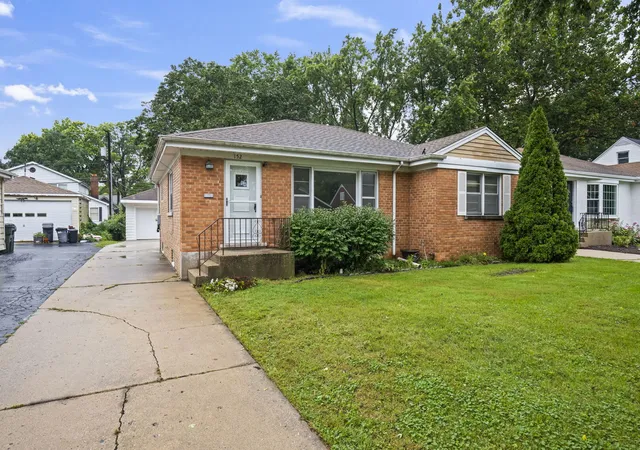 Single family home for sale at 152 S Fremont St, Palatine, IL 60067 | MLS# 12765275