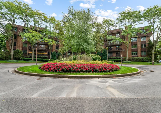 Photo 1 of Condo for sale at 1175 Lake Cook Rd #406, Northbrook, IL 60062 | MLS# 12765276 | Listing updated on 2026-09-29
