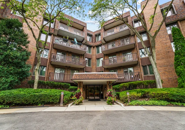 Photo 2 of Condo for sale at 1175 Lake Cook Rd #406, Northbrook, IL 60062 | MLS# 12765276 | Listing updated on 2026-09-29