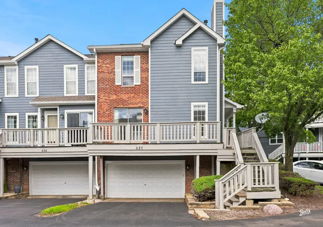 Photo 1 of Townhouse for sale at 537 W Parkside Dr, Palatine, IL 60067 | MLS# 12765283 | Listing updated on 2026-09-23