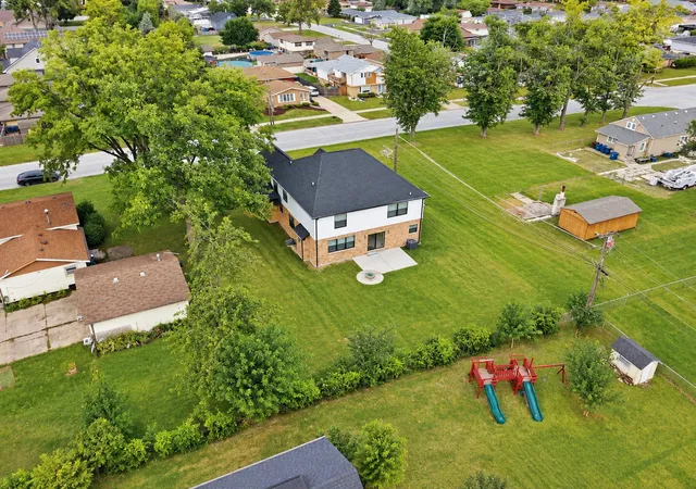 Photo 3 of Single family home for sale at 5041 137th Street, Crestwood, IL 60418 | MLS# 12765285 | Listing updated on 2026-09-28