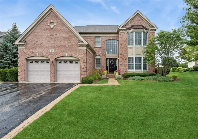 Single family home for sale at 24 Tournament Dr S, Hawthorn Woods, IL 60047 | MLS# 12765288