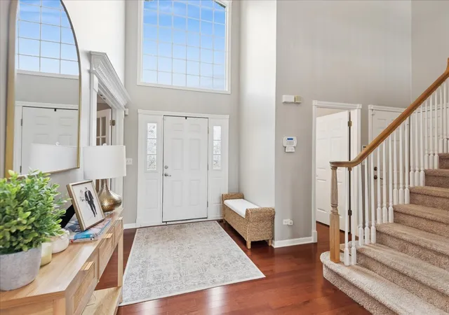 Photo 4 of Single family home for sale at 24 Tournament Dr S, Hawthorn Woods, IL 60047 | MLS# 12765288 | Listing updated on 2026-09-21