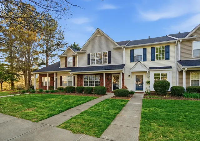 Photo 3 of Townhouse for sale at 2940 Mayer House Ct, Charlotte, NC 28214 | MLS# 12765293 | Listing updated on 2026-10-08