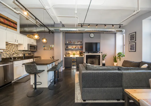 Photo 4 of Condo for sale at 500 S Clinton St #242, Chicago, IL 60607 | MLS# 12765295 | Listing updated on 2026-09-21