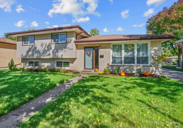 Photo 2 of Single family home for sale at 549 Forest Preserve Dr, Wood Dale, IL 60191 | MLS# 12765300 | Listing updated on 2026-10-05