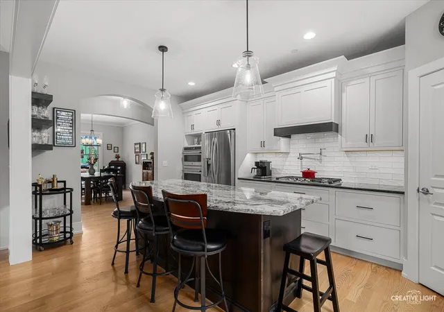 Photo 2 of Single family home for sale at 25 Retreat Ct, South Elgin, IL 60124 | MLS# 12765301 | Listing updated on 2026-09-24