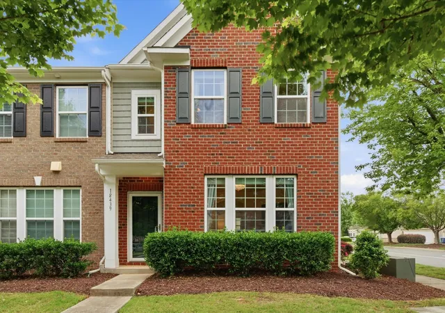 Photo 3 of Townhouse for sale at 18439 The Cmns Blvd, Cornelius, NC 28031 | MLS# 12765306 | Listing updated on 2026-10-02