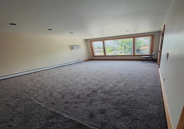Listing Photo 4 - Condo for sale in building located at 6048 W 79th St, Burbank, IL 60459