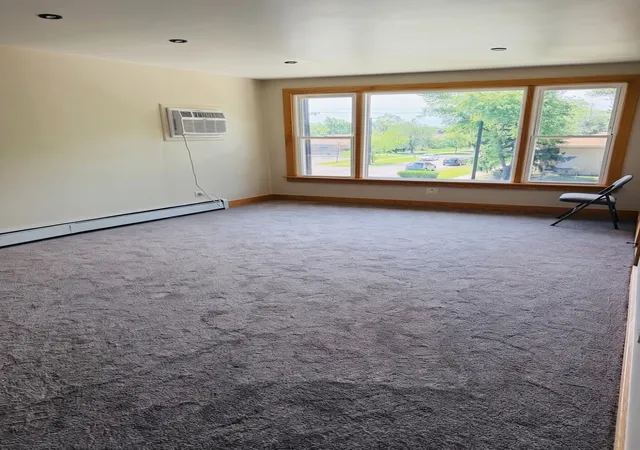 Listing Photo 5 - Condo for sale in building located at 6048 W 79th St, Burbank, IL 60459
