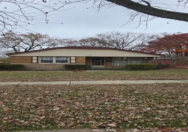Photo 2 of Single family home for sale at 2747 174th Street, Hazel Crest, IL 60429 | MLS# 12765314 | Listing updated on 2026-09-27