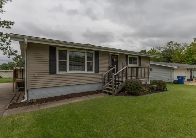 Photo 1 of Single family home for sale at 307 7th Avenue, Andalusia, IL 61232 | MLS# 12765319 | Listing updated on 2026-09-24