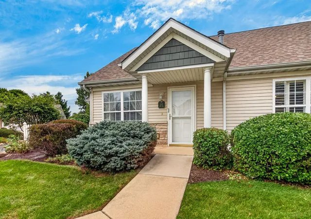 Photo 2 of Sale Pending at 252 Lily Ln #252, Rockford, IL 61107 | MLS# 12765326 | Listing updated on 2026-09-23