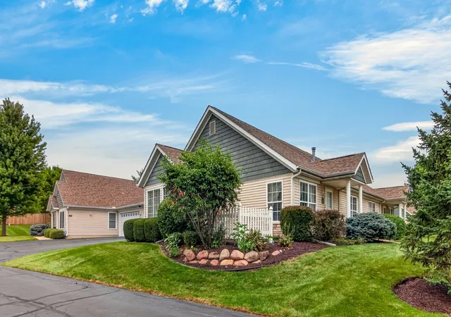 Listing Photo 5 - Condo for sale in building located at 252 Lily Ln, Rockford, IL 61107 - Unit #252