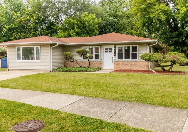 Single family home for sale at 574 Lakewood Blvd, Park Forest, IL 60466 | MLS# 12765339