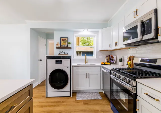 Photo 4 of Single family home for sale at 574 Lakewood Blvd, Park Forest, IL 60466 | MLS# 12765339 | Listing updated on 2026-09-23