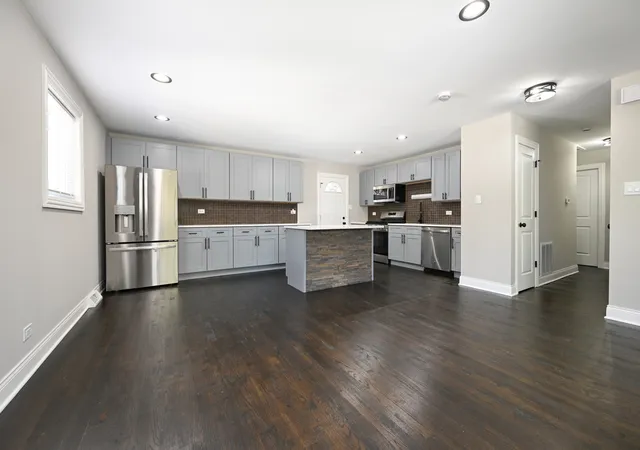 Photo 4 of Single family home for sale at 16607 Paulina St, Markham, IL 60428 | MLS# 12765349 | Listing updated on 2026-09-21