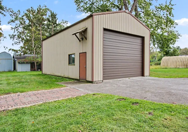 Photo 3 of Single family home for sale at 18517 Frontage Rd, Lansing, IL 60438 | MLS# 12765359 | Listing updated on 2026-09-30
