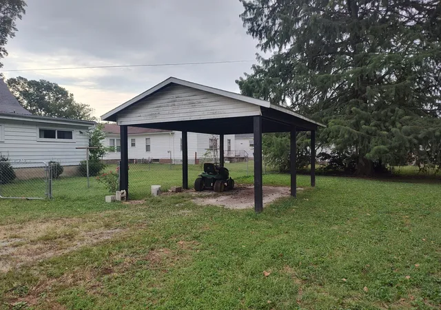 Photo 4 of Sale Pending at 600 S Washington St, Mcleansboro, IL 62859 | MLS# 12765360 | Listing updated on 2026-10-20