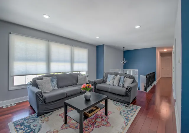 Photo 3 of Single family home for sale at 1099 Stratford Ln, Hanover Park, IL 60133 | MLS# 12765370 | Listing updated on 2026-09-21