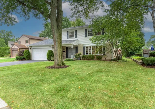 Photo 2 of Single family home for sale at 1326 S Fernandez Ave, Arlington Heights, IL 60005 | MLS# 12765375 | Listing updated on 2026-09-24