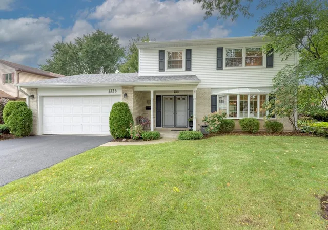 Photo 3 of Single family home for sale at 1326 S Fernandez Ave, Arlington Heights, IL 60005 | MLS# 12765375 | Listing updated on 2026-09-24
