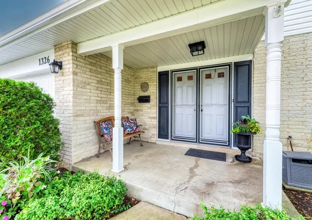 Photo 3 of Single family home for sale at 1326 S Fernandez Ave, Arlington Heights, IL 60005 | MLS# 12765375 | Listing updated on 2026-09-24