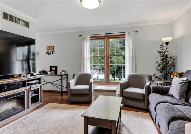 Photo 2 of Single family home for sale at 2805 Rocksbury Dr, Bloomington, IL 61705 | MLS# 12765392 | Listing updated on 2026-09-25