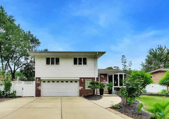 Single family home for sale at 911 S Elmhurst Rd, Mount Prospect, IL 60056 | MLS# 12765396