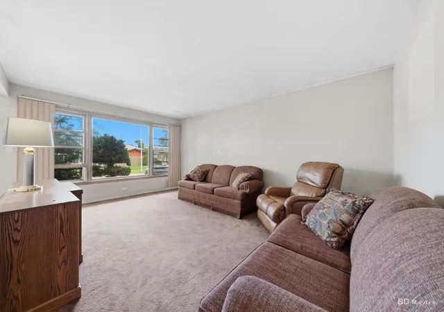 Photo 3 of Single family home for sale at 9305 Major Ave, Oak Lawn, IL 60453 | MLS# 12765405 | Listing updated on 2026-09-26