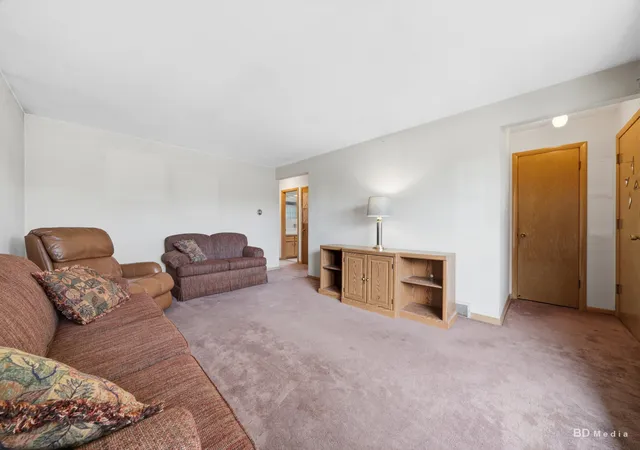Photo 4 of Single family home for sale at 9305 Major Ave, Oak Lawn, IL 60453 | MLS# 12765405 | Listing updated on 2026-09-26