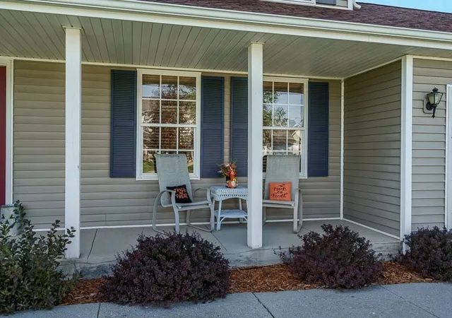 Photo 2 of Single family home for sale at 15620 Taylor St, South Beloit, IL 61080 | MLS# 12765424 | Listing updated on 2026-10-10