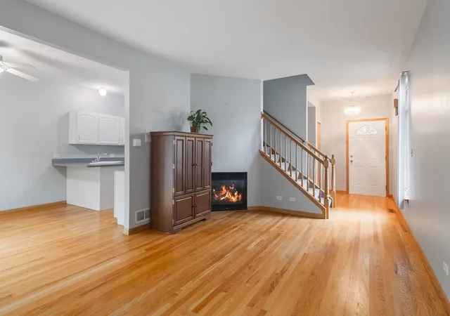 Photo 3 of Condo for sale at 1102 Coventry Cir #1102, Glendale Heights, IL 60139 | MLS# 12765439 | Listing updated on 2026-09-24