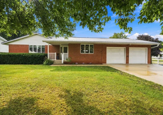 Photo 1 of Single family home for sale at 518 Sunrise Dr, Chenoa, IL 61726 | MLS# 12765453 | Listing updated on 2026-10-07