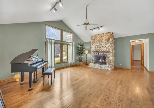 Photo 4 of Single family home for sale at 7n140 Nancy Ln, St. Charles, IL 60175 | MLS# 12765466 | Listing updated on 2026-09-24