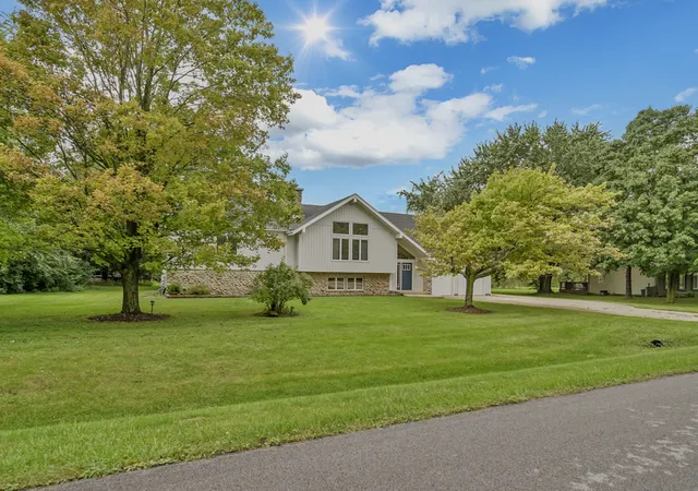 Photo 62 of Single family home for sale at 7n140 Nancy Ln, St. Charles, IL 60175 | MLS# 12765466 | Listing updated on 2026-10-03