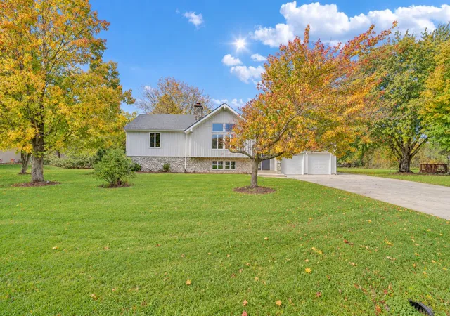 Photo 3 of Single family home for sale at 7n140 Nancy Ln, St. Charles, IL 60175 | MLS# 12765466 | Listing updated on 2026-10-22