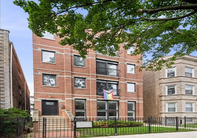 Condo for sale at 3736 N Fremont St #1, Chicago, IL 60613 | MLS# 12765472