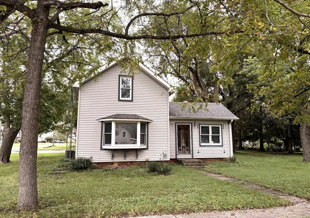 Photo 1 of Single family home for sale at 317 W Jefferson St, Gardner, IL 60424 | MLS# 12765480 | Listing updated on 2026-10-08