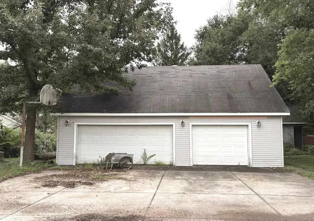 Photo 4 of Single family home for sale at 317 W Jefferson St, Gardner, IL 60424 | MLS# 12765480 | Listing updated on 2026-10-08